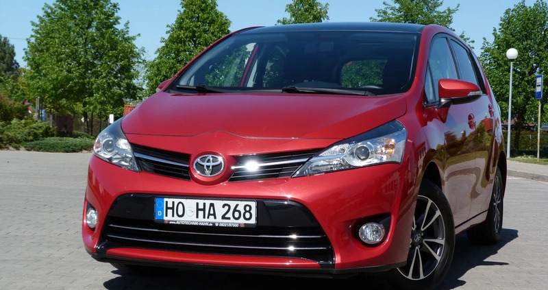 Toyota Verso cena 52999 przebieg: 174032, rok produkcji 2015 z Toszek małe 704